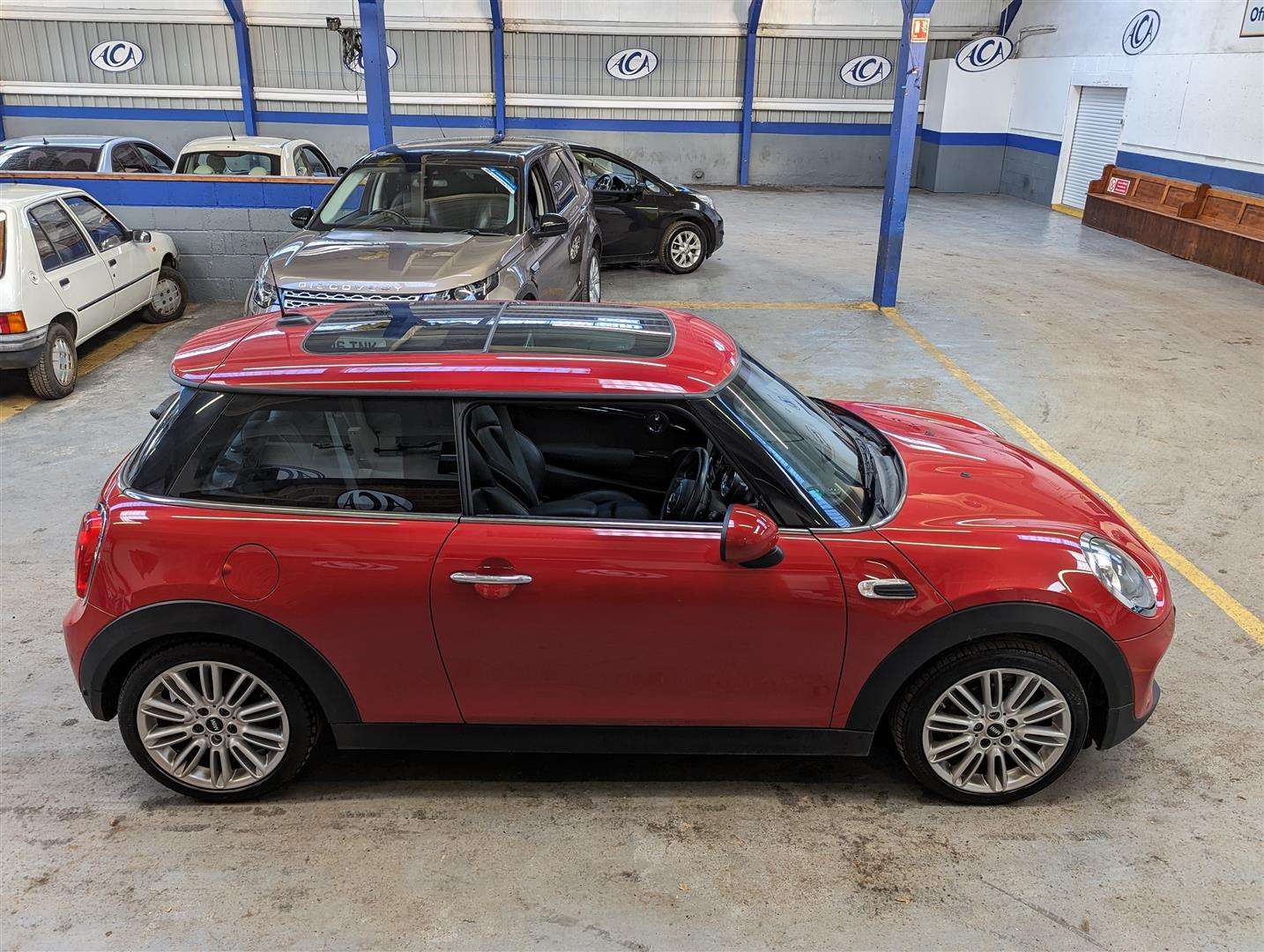 <p>2015 MINI COOPER D AUTO</p>