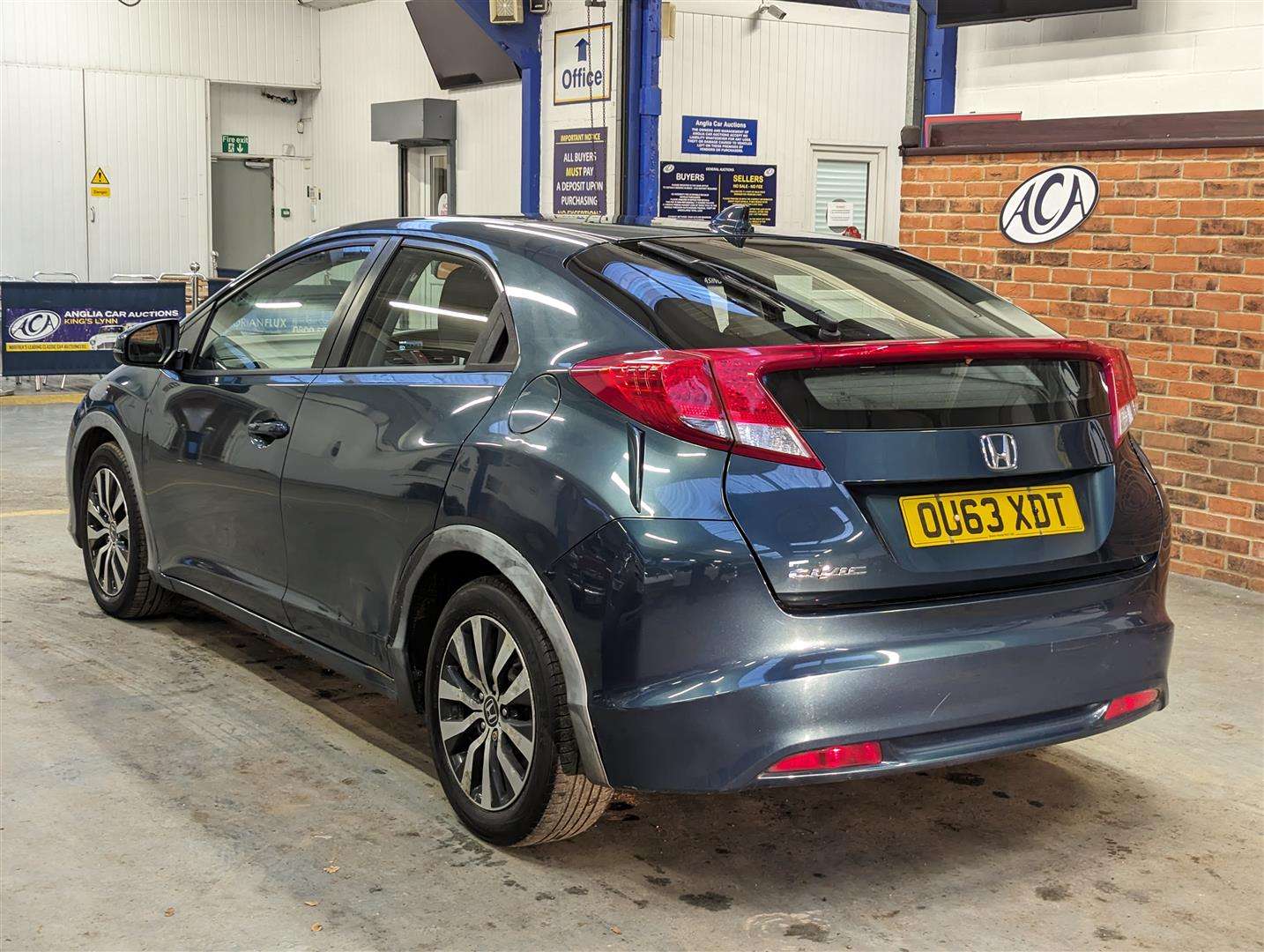 <p>2013 HONDA CIVIC I-DTEC SE</p>