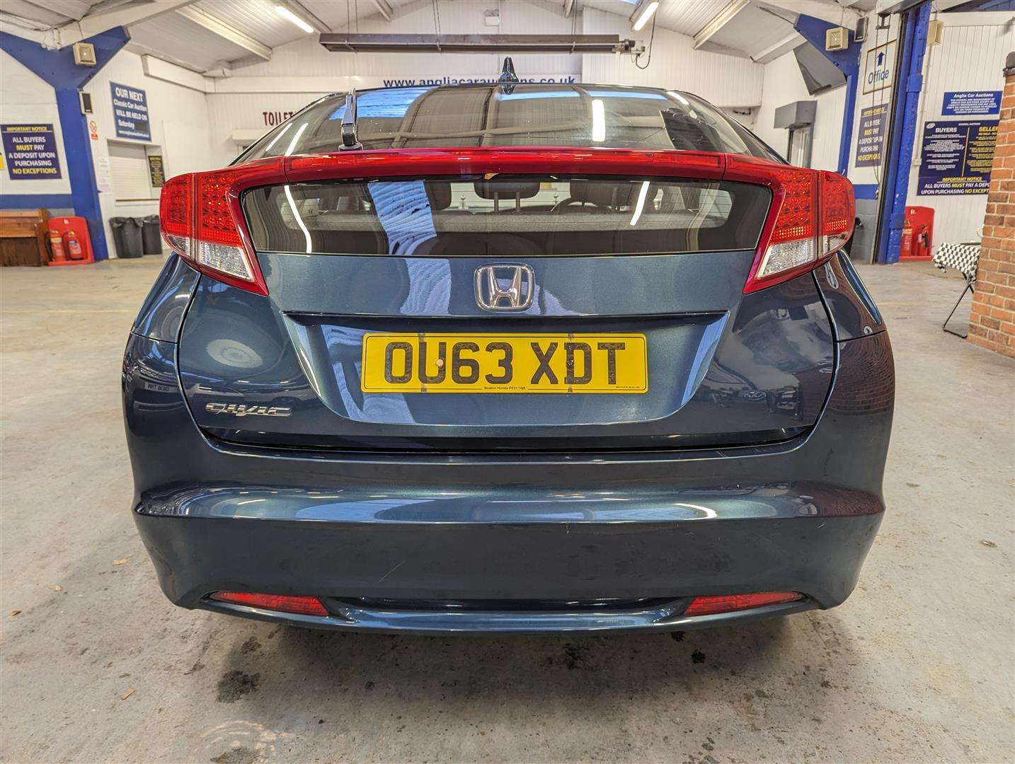 <p>2013 HONDA CIVIC I-DTEC SE</p>