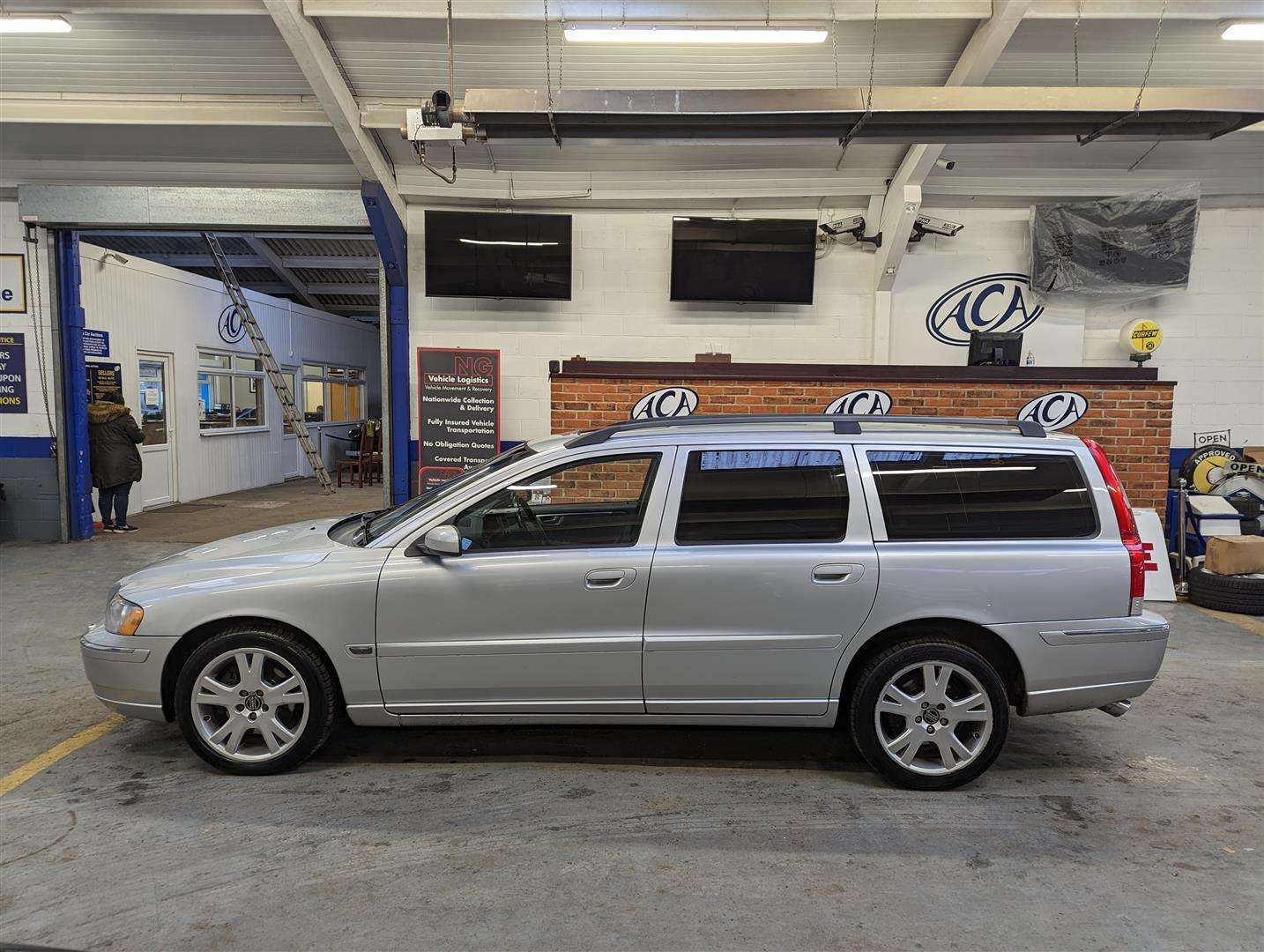 <p>2005 VOLVO V70 D5 SE E4 AWD</p>