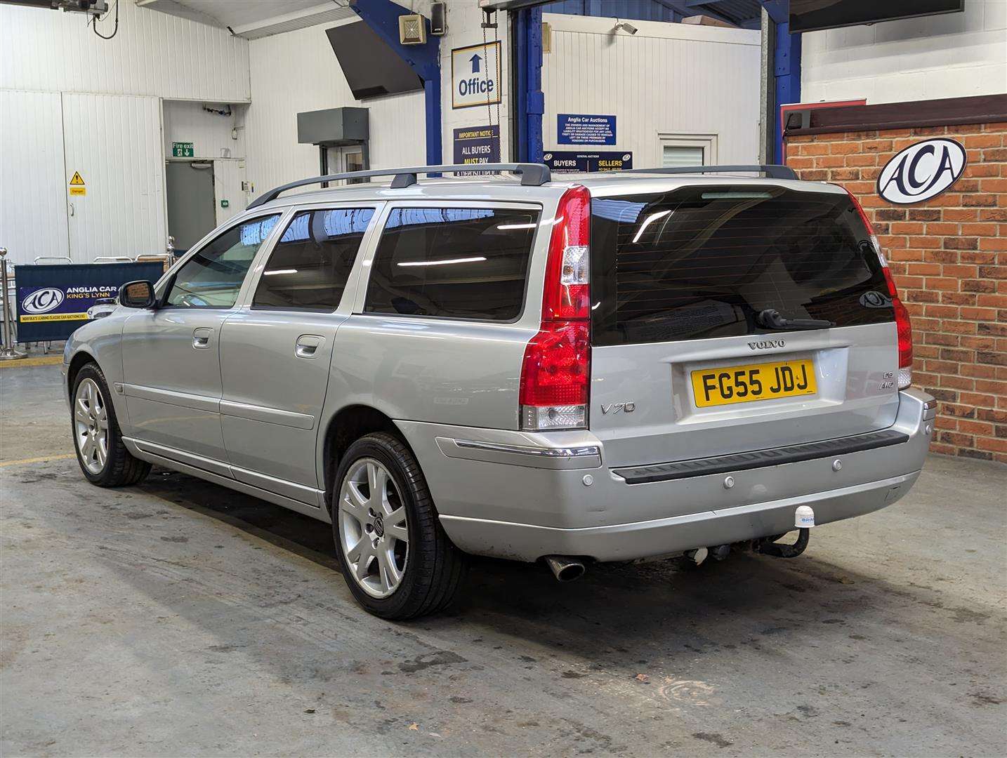 <p>2005 VOLVO V70 D5 SE E4 AWD</p>