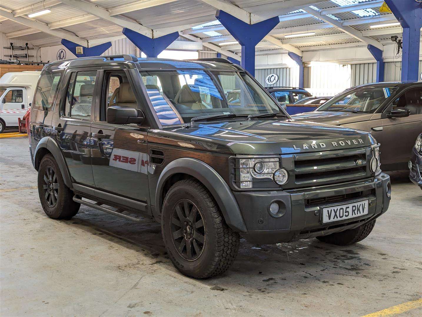 <p>2005 LAND ROVER DISCOVERY</p>