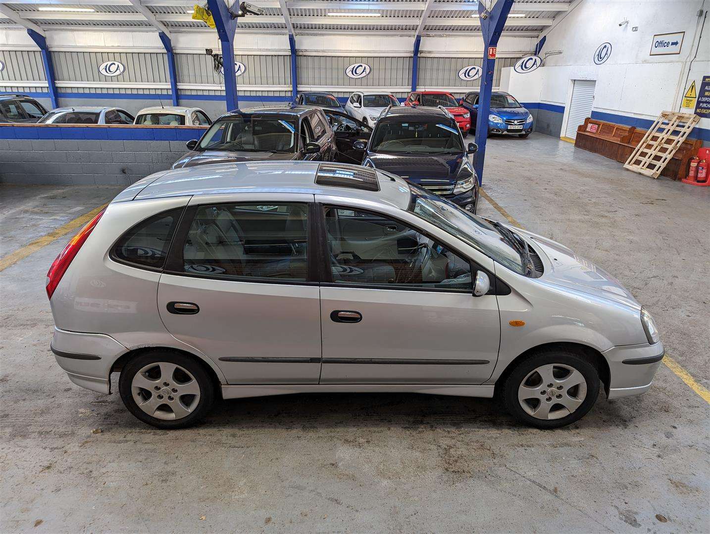 <p>2005 NISSAN ALMERA TINO SE</p>