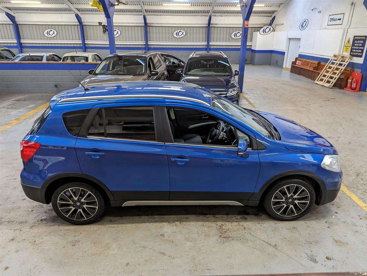 <p>2015 SUZUKI SX4 S-CROSS SZ-T CVT</p>