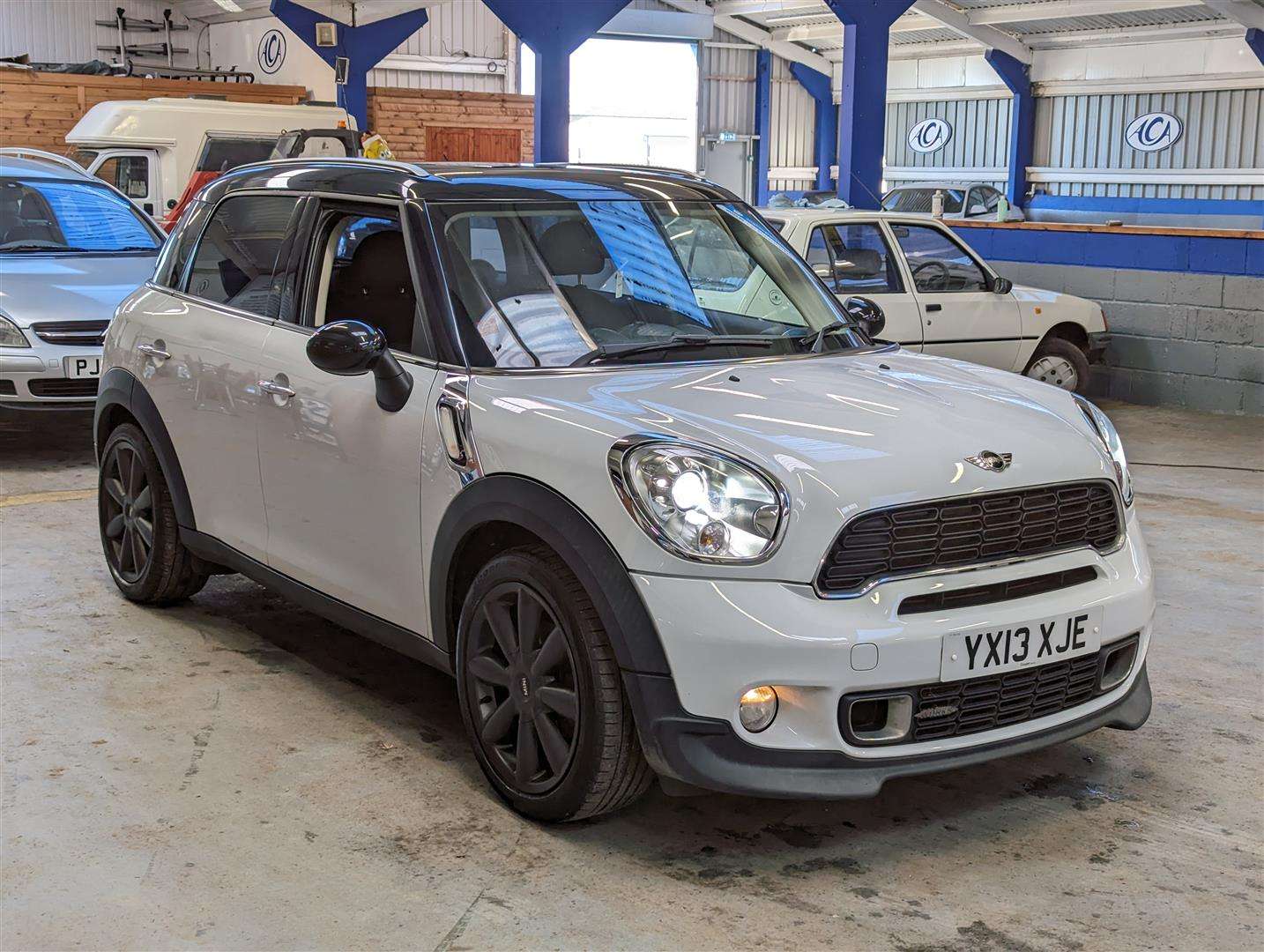 <p>2013 MINI COUNTRYMAN COOPER SD</p>