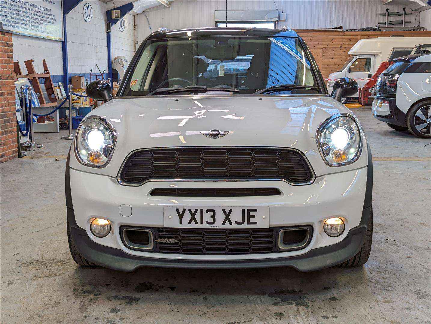 <p>2013 MINI COUNTRYMAN COOPER SD</p>