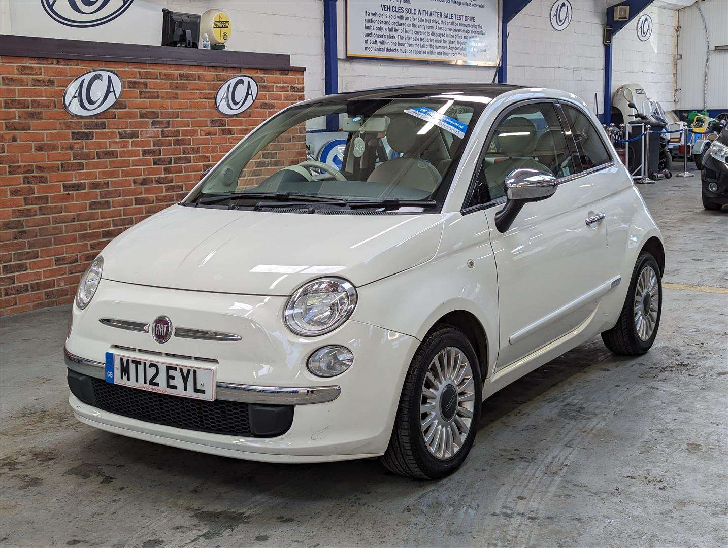 <p>2012 FIAT 500 LOUNGE</p>