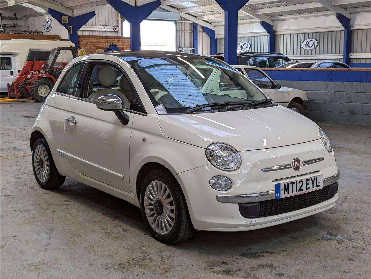 <p>2012 FIAT 500 LOUNGE</p>