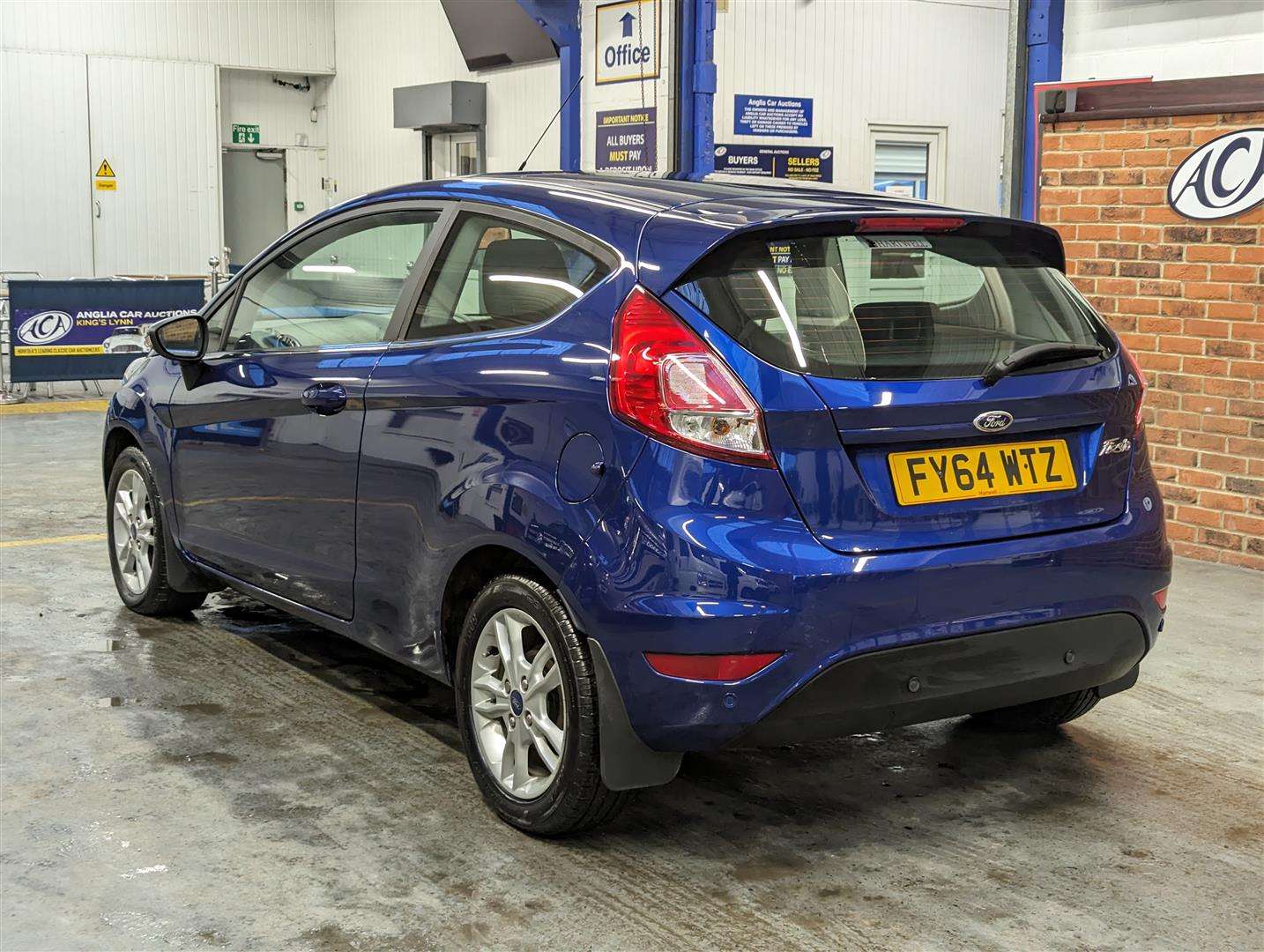 <p>2015 FORD FIESTA ZETEC</p>