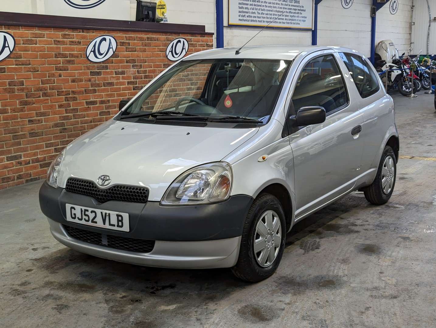 <p>2002 TOYOTA YARIS S</p>