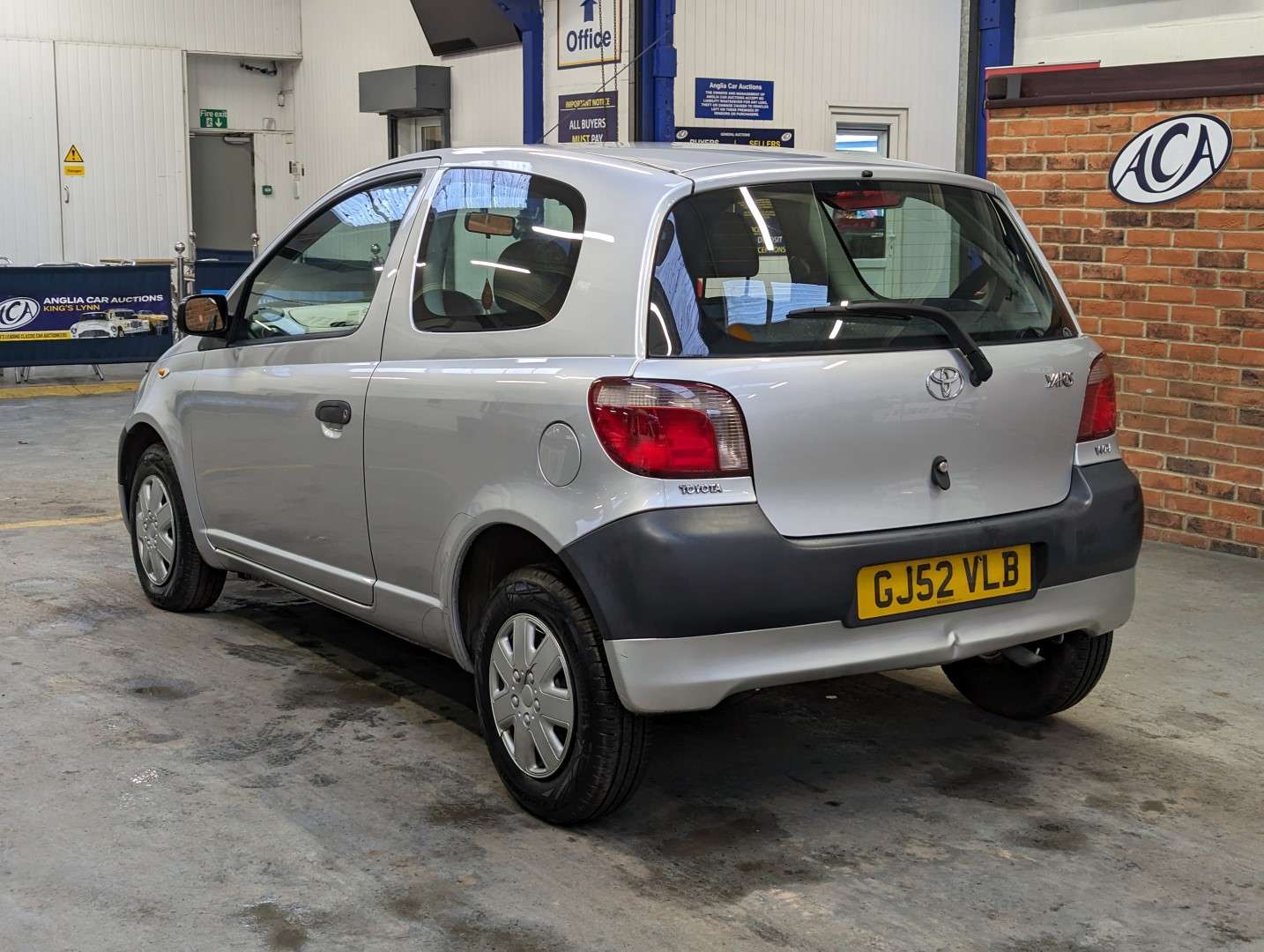 <p>2002 TOYOTA YARIS S</p>