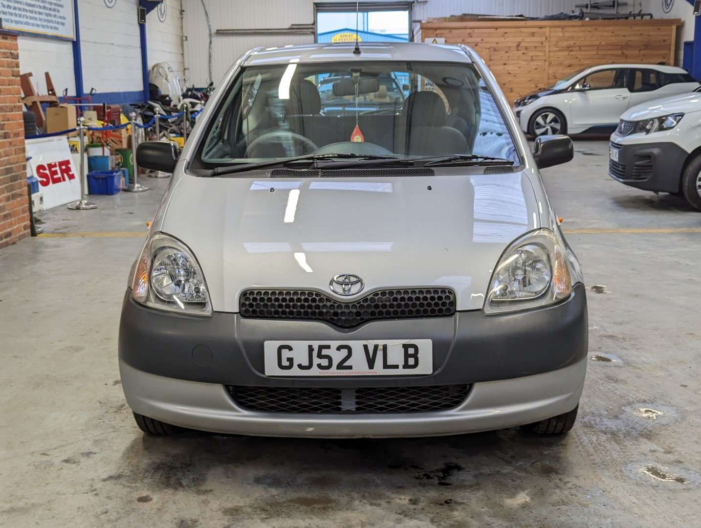 <p>2002 TOYOTA YARIS S</p>