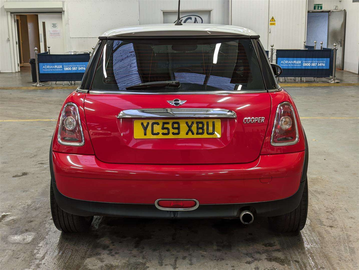 <p>2009 MINI COOPER</p>