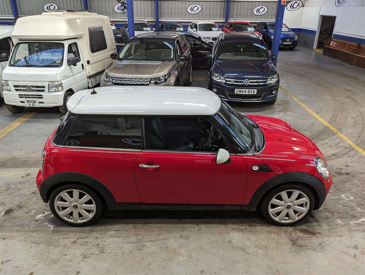 <p>2009 MINI COOPER</p>