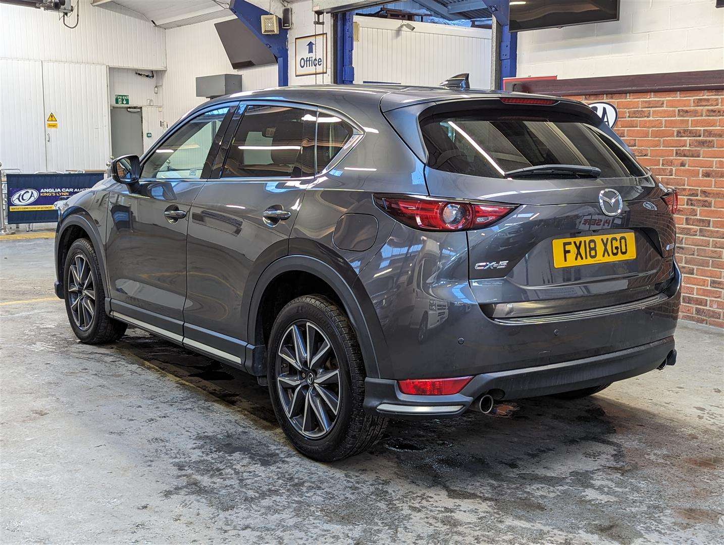 <p>2018 MAZDA CX-5 SPORT NAV</p>