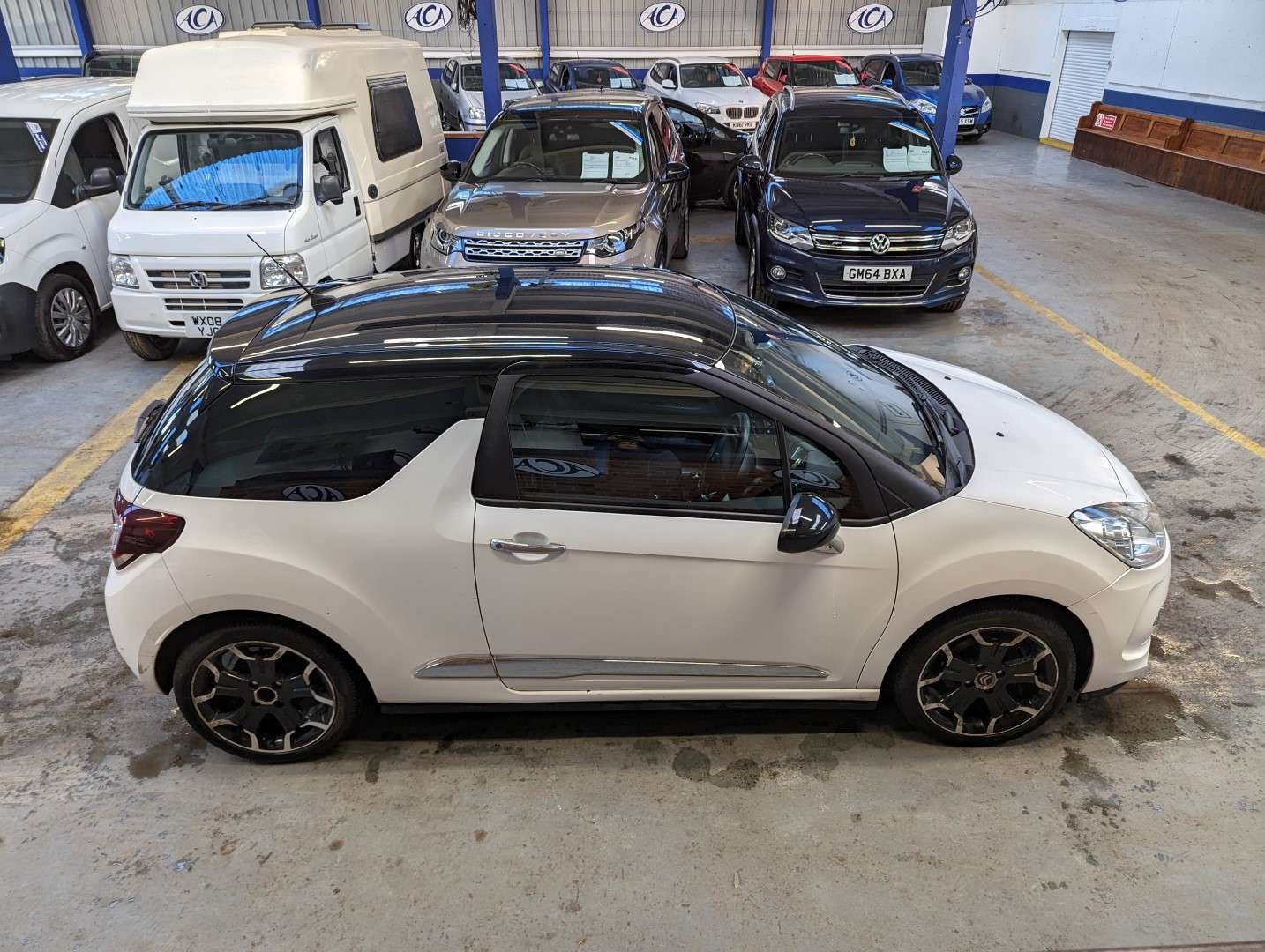 <p>2013 CITROEN DS3 DSTYLE +</p>