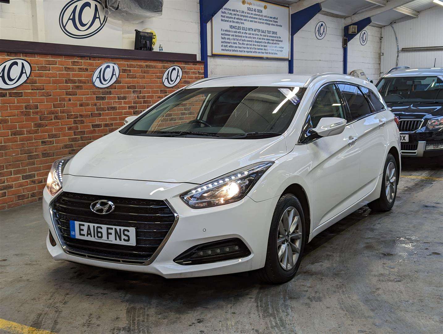 <p>2016 HYUNDAI I40 SE NAV CRDI BLUE DRIV</p>