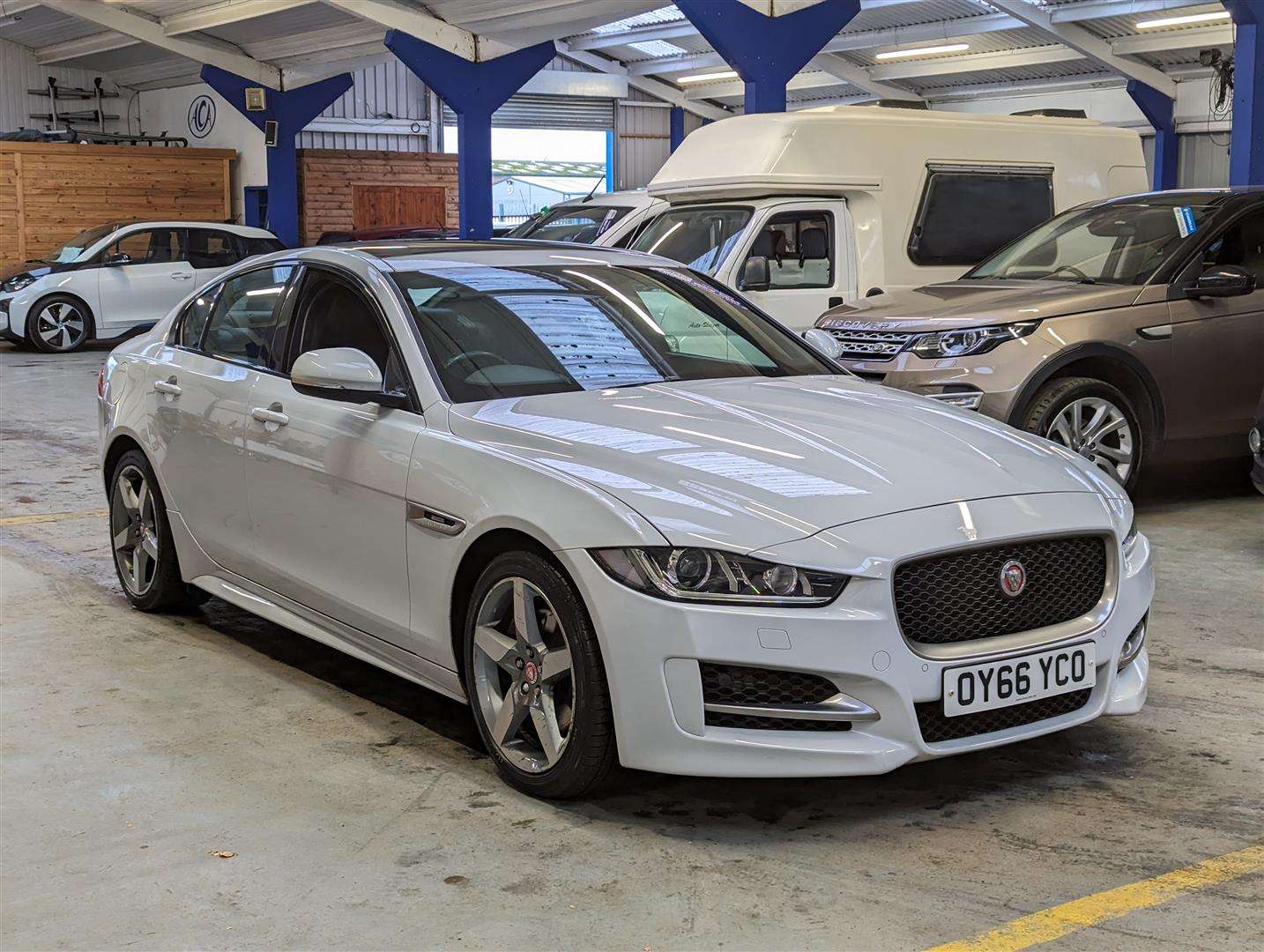 <p>2016 JAGUAR XE R-SPORT D AUTO</p>