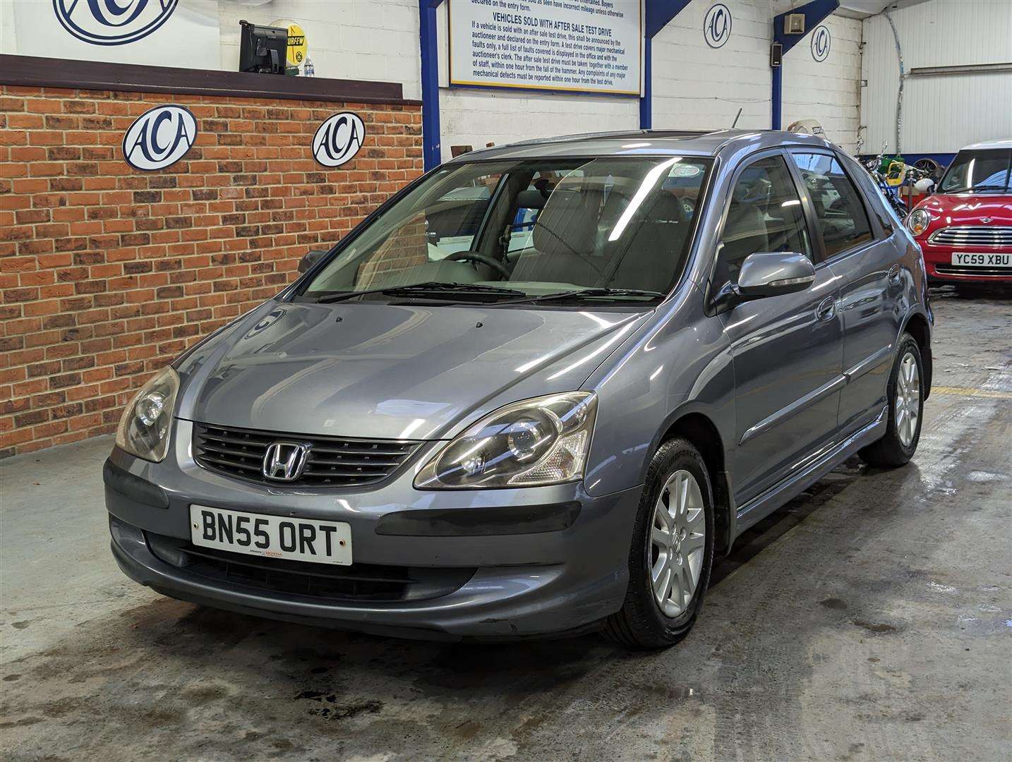 <p>2005 HONDA CIVIC VTEC EXECUTIVE AUTO</p>