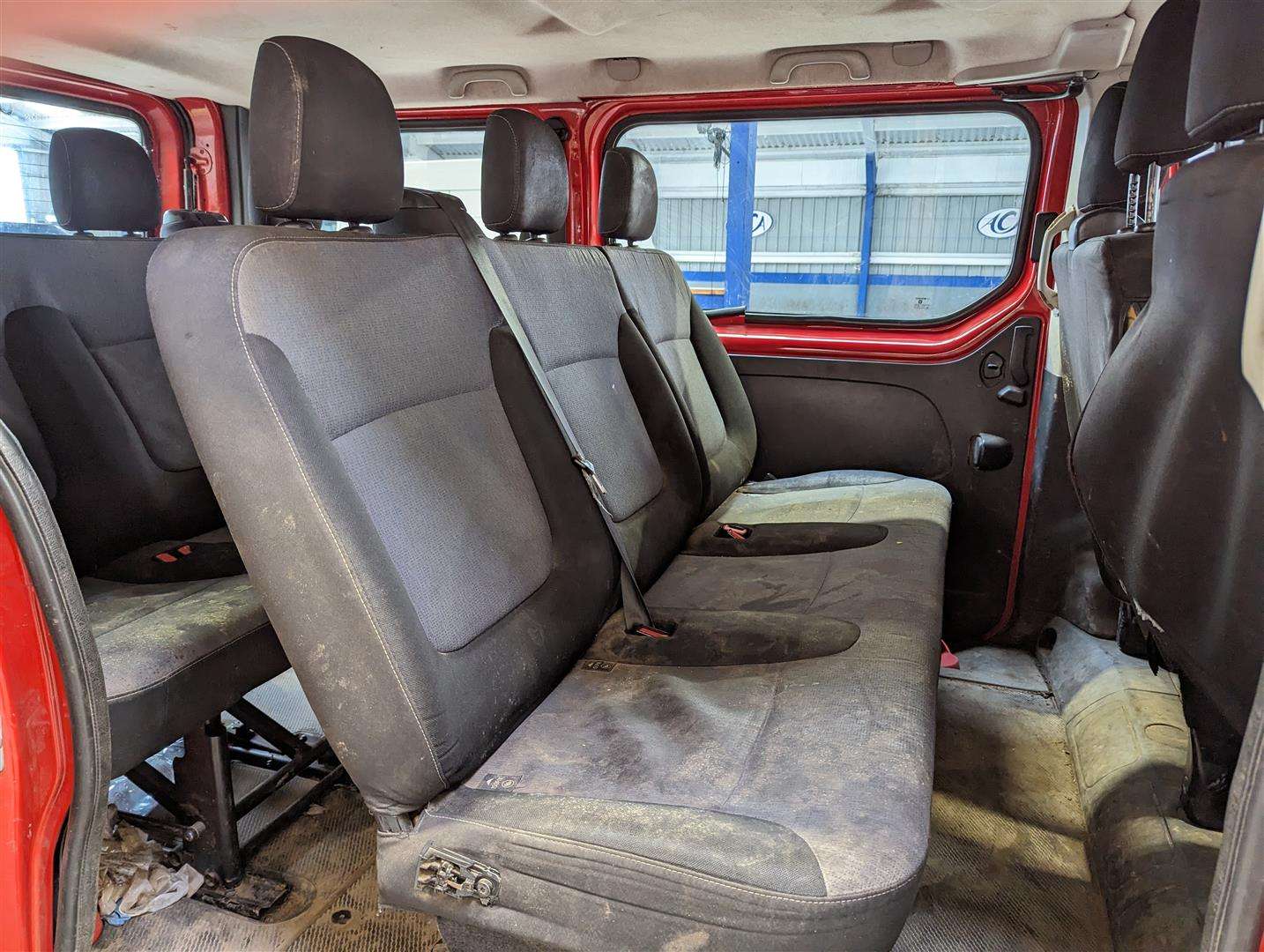 <p>2015 VAUXHALL VIVARO CDTI 9 SEATER</p>