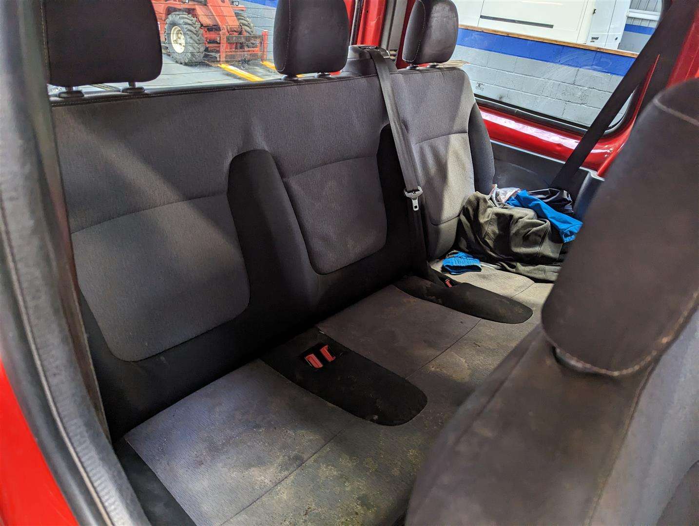 <p>2015 VAUXHALL VIVARO CDTI 9 SEATER</p>