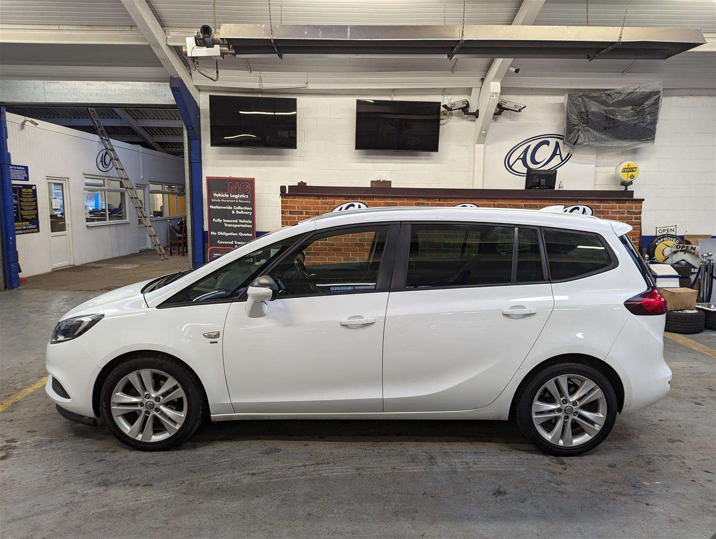 <p>2016 VAUXHALL ZAFIRA TOURER SRI NAV TUR</p>