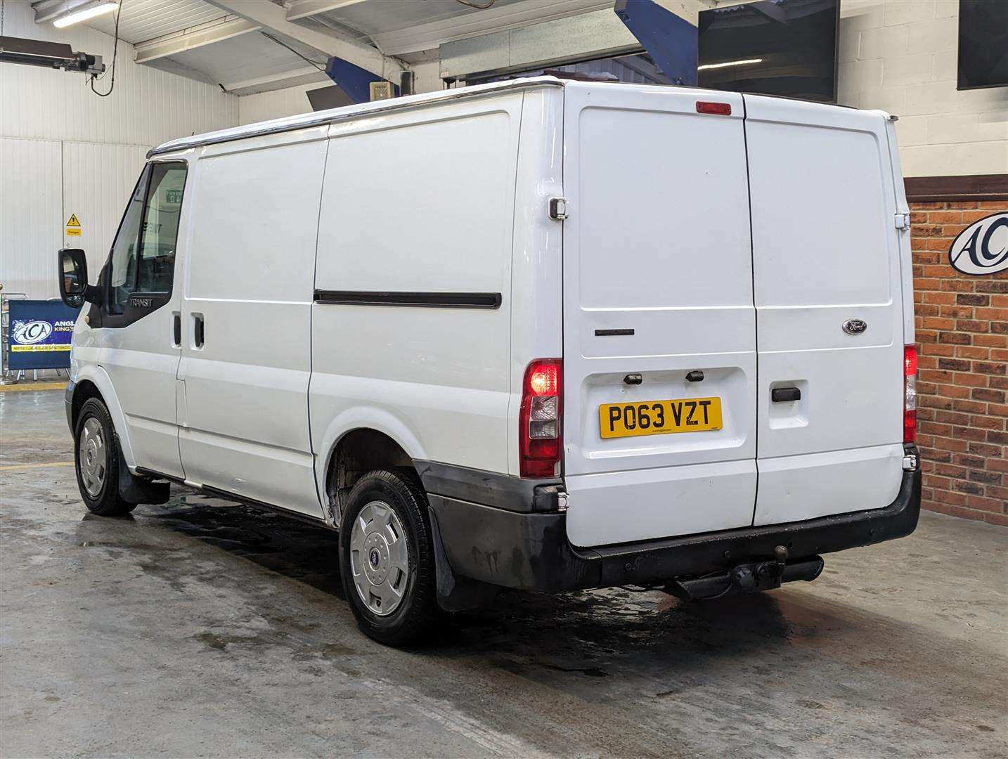 <p>2013 FORD TRANSIT 100 T280 FWD</p>