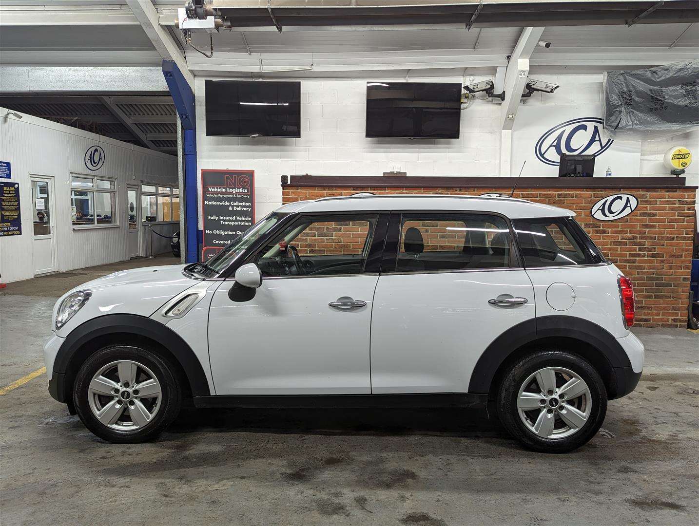 <p>2014 MINI COUNTRYMAN COOPER D</p>