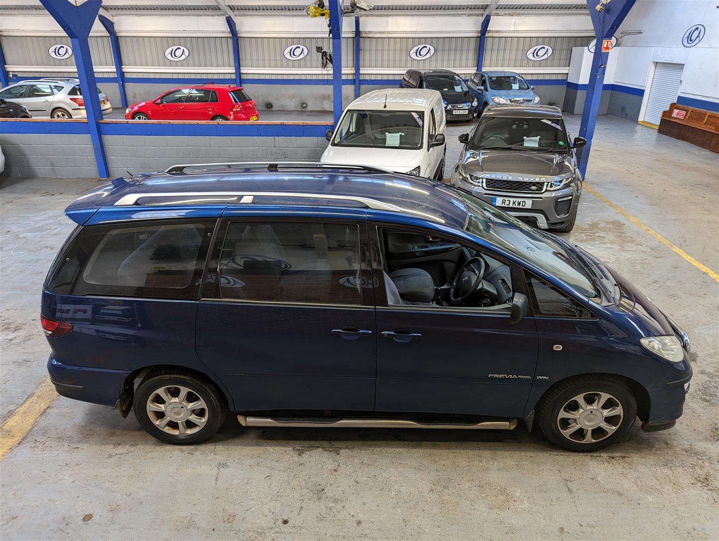 <p>2004 TOYOTA PREVIA T2 VVTI</p>