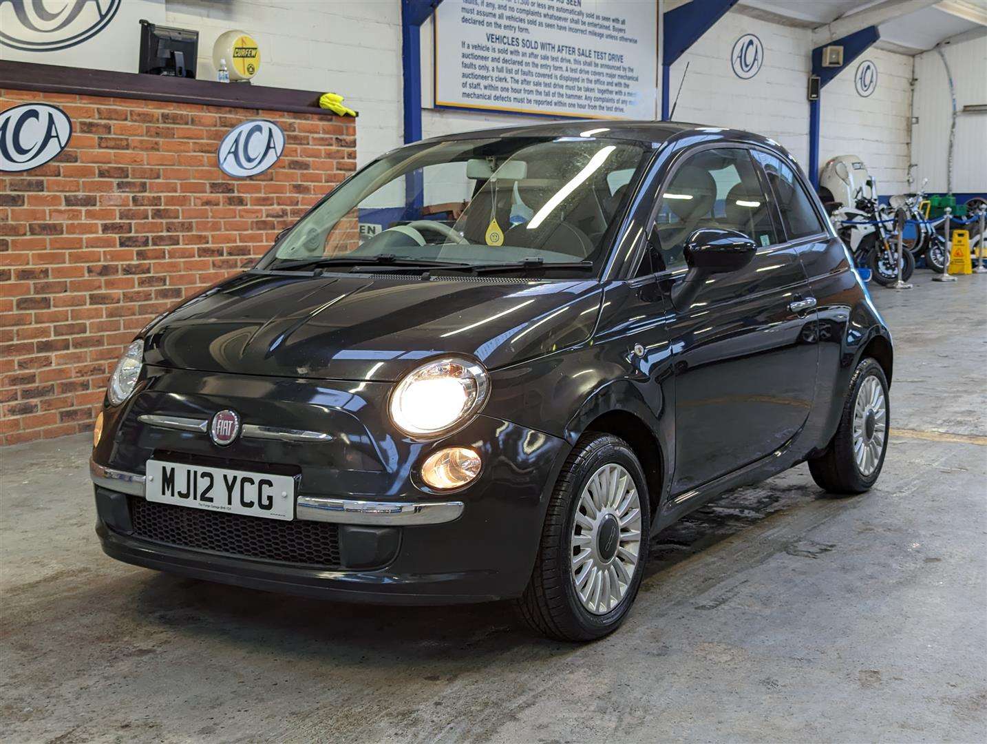 <p>2012 FIAT 500 LOUNGE</p>