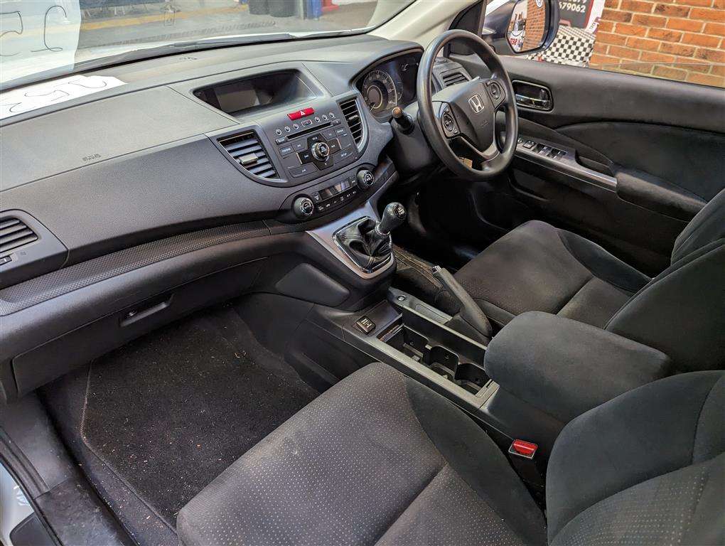 <p>2014 HONDA CR-V S I-DTEC 4X2</p>