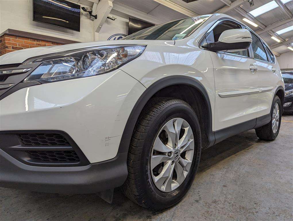 <p>2014 HONDA CR-V S I-DTEC 4X2</p>