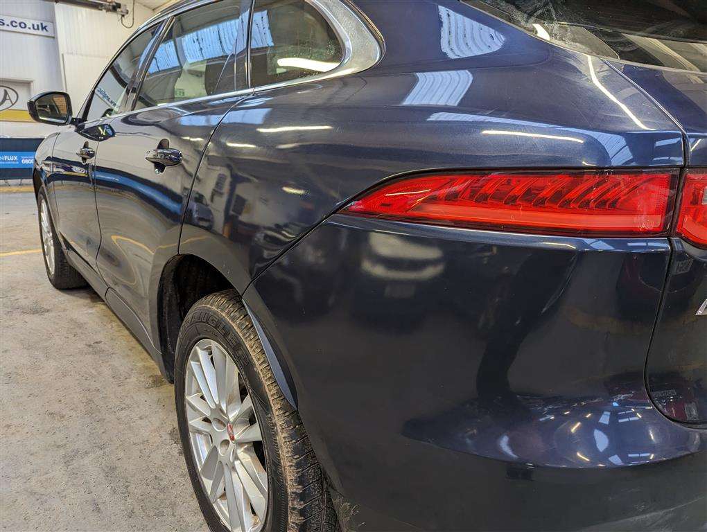 <p>2017 JAGUAR F-PACE PORTFOLIO AWD D</p>