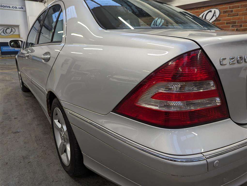 <p>2004 MERCEDES C200 CDI AVANTGARDE SE AUTO</p>