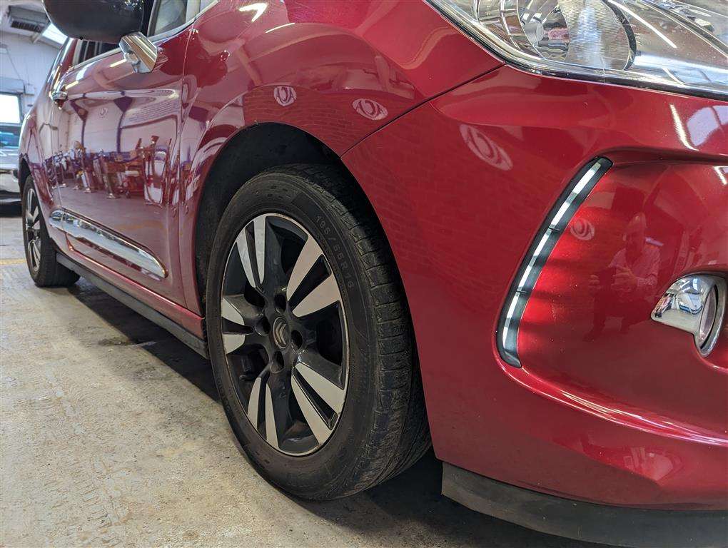 <p>2014 CITROEN DS3 DSTYLE E-HDI</p>