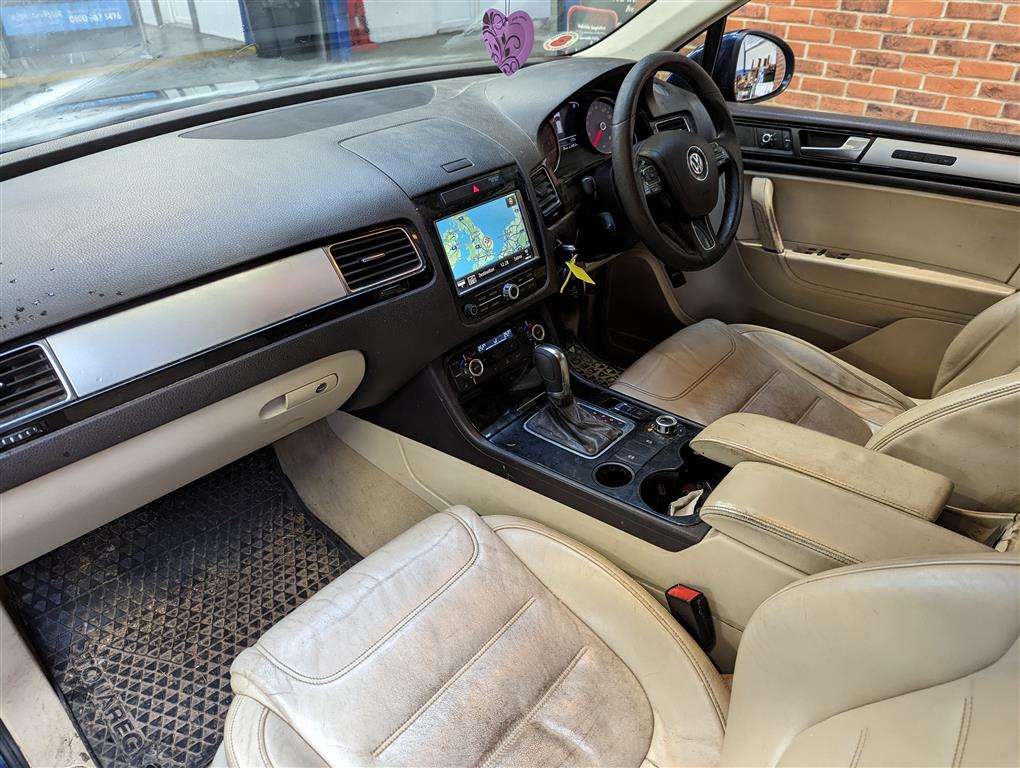 <p>2011 VOLKSWAGEN TOUAREG V6 ESCAPE TDI AUTO</p>