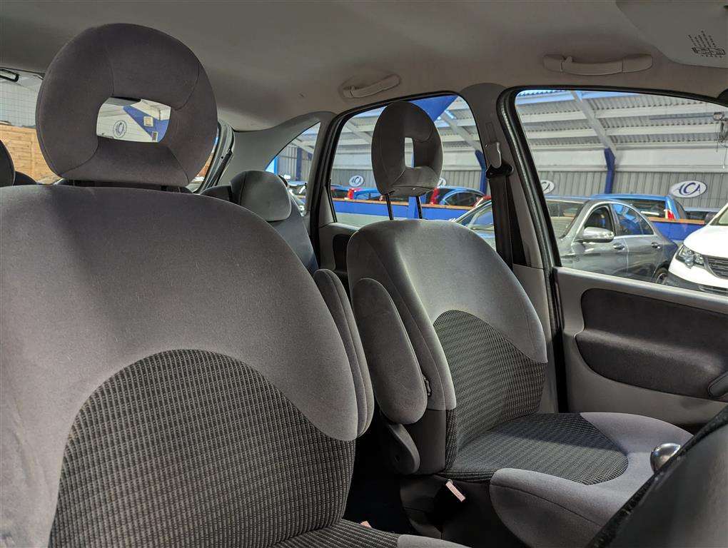 <p>2006 CITROEN XSARA PICASSO DESIRE 16V</p>