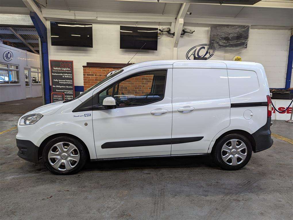 <p>2015 FORD TRANSIT COURIER TREND TDC</p>