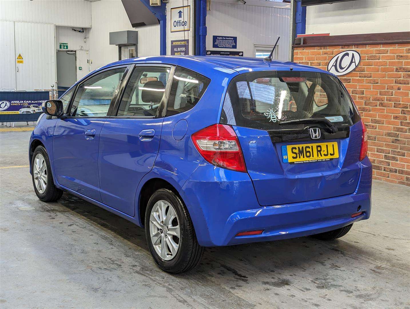 <p>2011 HONDA JAZZ I-VTEC ES</p>