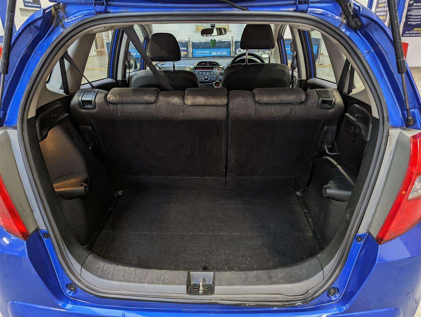 <p>2011 HONDA JAZZ I-VTEC ES</p>