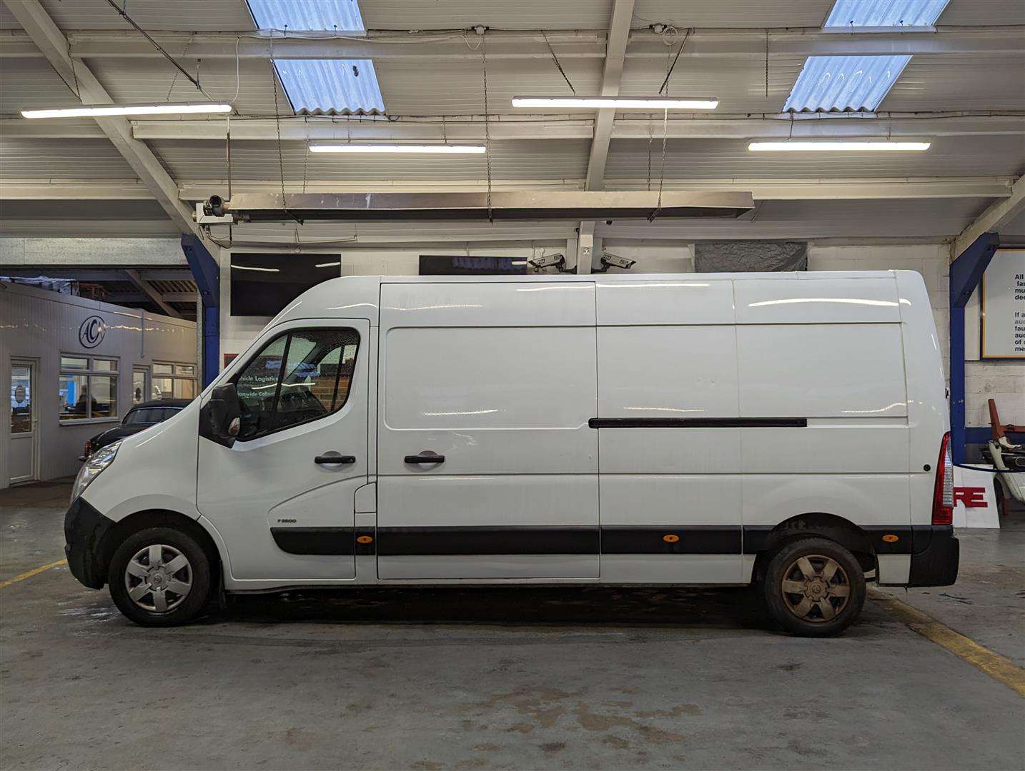 <p>2017 VAUXHALL MOVANO L3H2 F3500 CDTI</p>