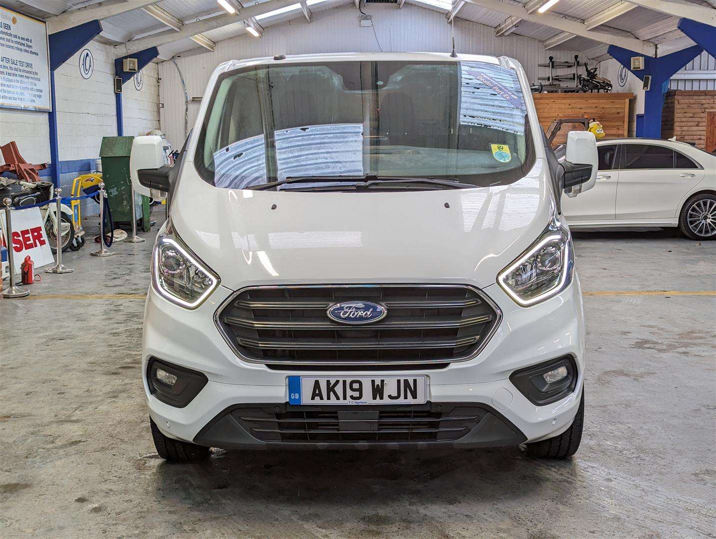 <p>2019 FORD TRANSIT CUSTOM 280 LIMITED</p>