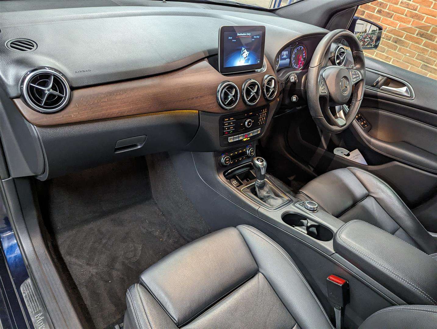 <p>2018 MERCEDES-BENZ B 180 EXCLUSIVE EDITION</p>