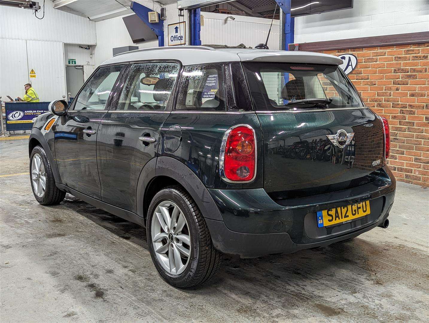 <p>2012 MINI COUNTRYMAN COOPER</p>