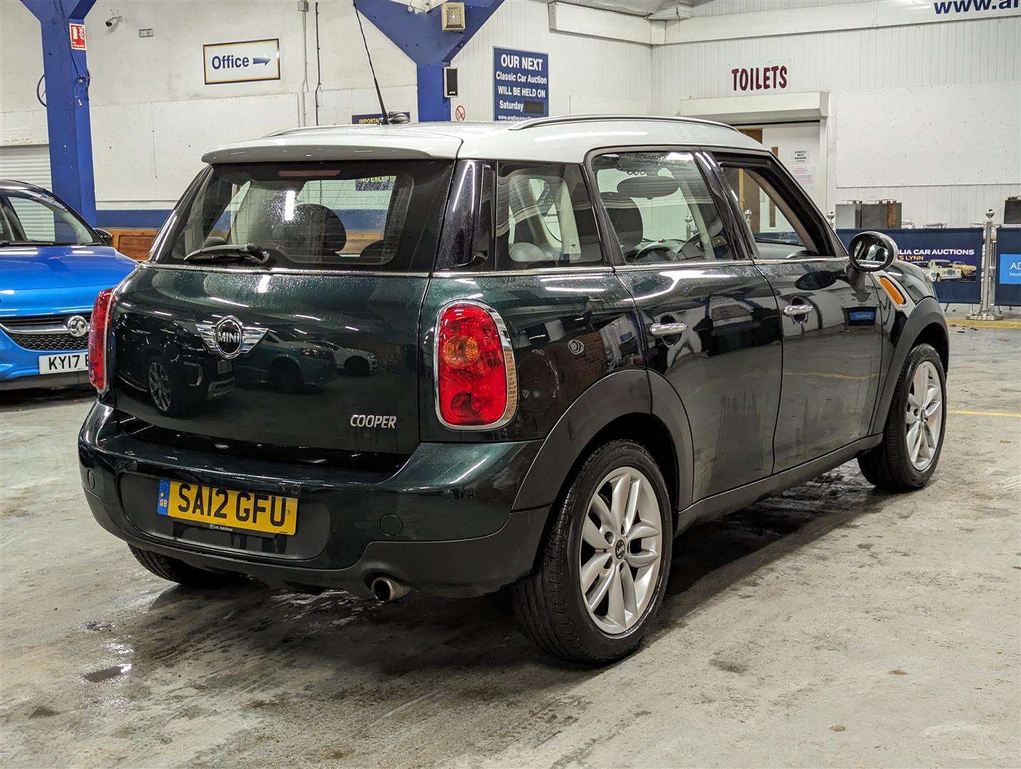 <p>2012 MINI COUNTRYMAN COOPER</p>