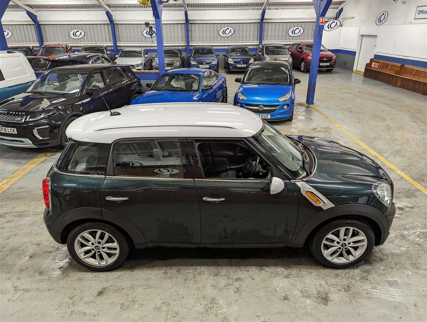 <p>2012 MINI COUNTRYMAN COOPER</p>