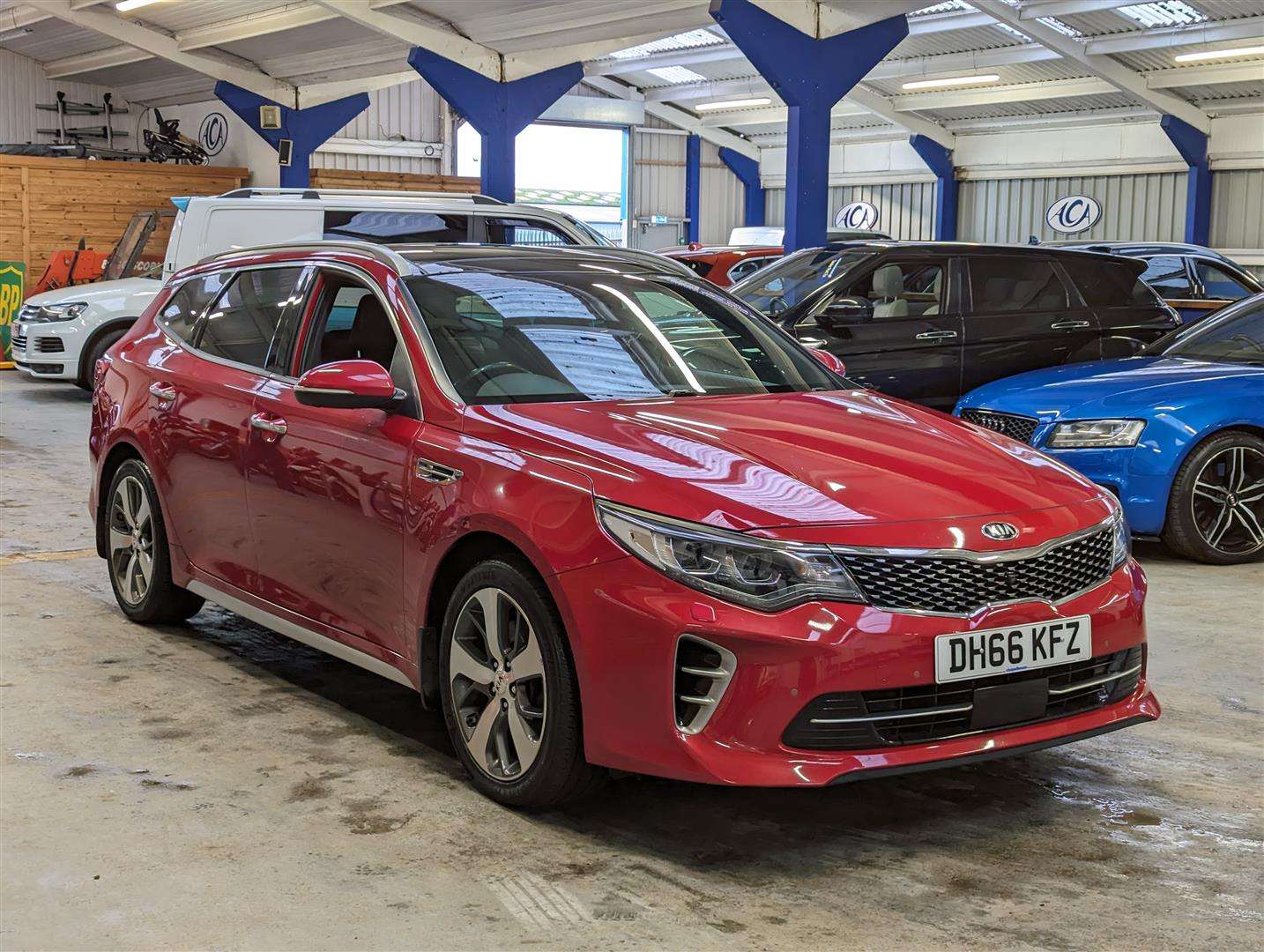 <p>2017 KIA OPTIMA GT-LINE S ISG CRDI</p>