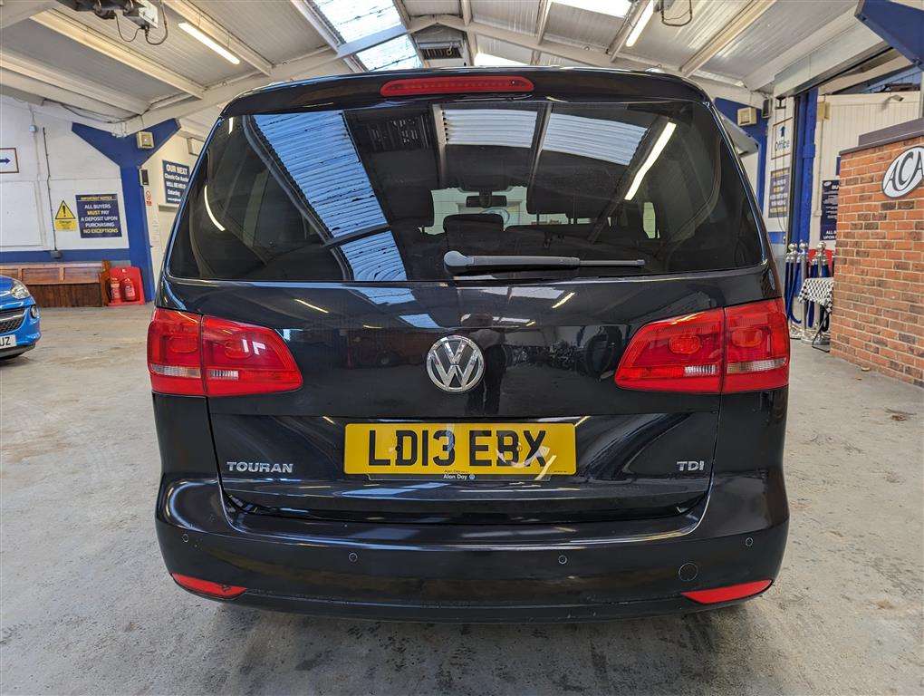 <p>2013 VOLKSWAGEN TOURAN SE TDI S-A</p>