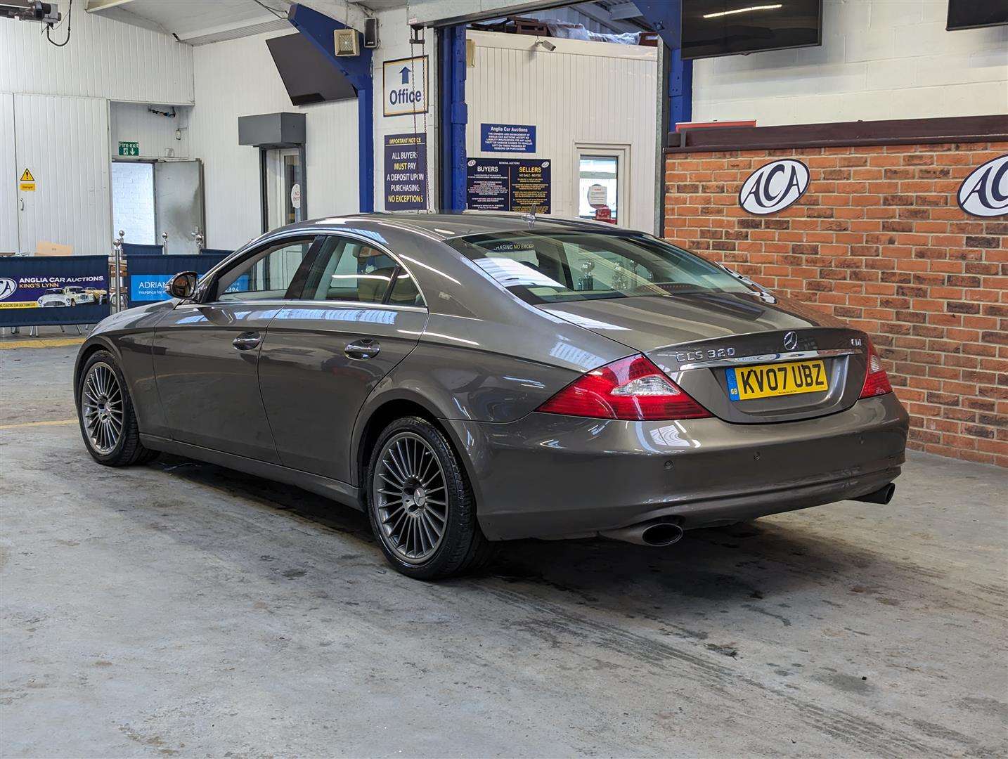 <p>2007 MERCEDES CLS 320 CDI AUTO</p>