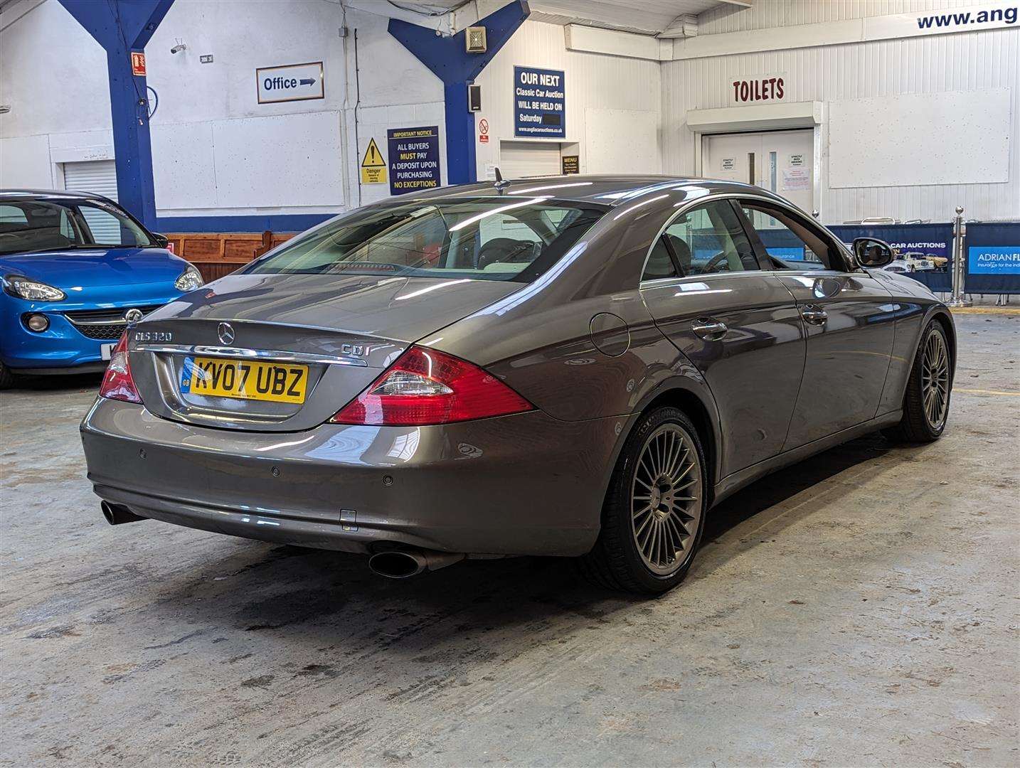 <p>2007 MERCEDES CLS 320 CDI AUTO</p>